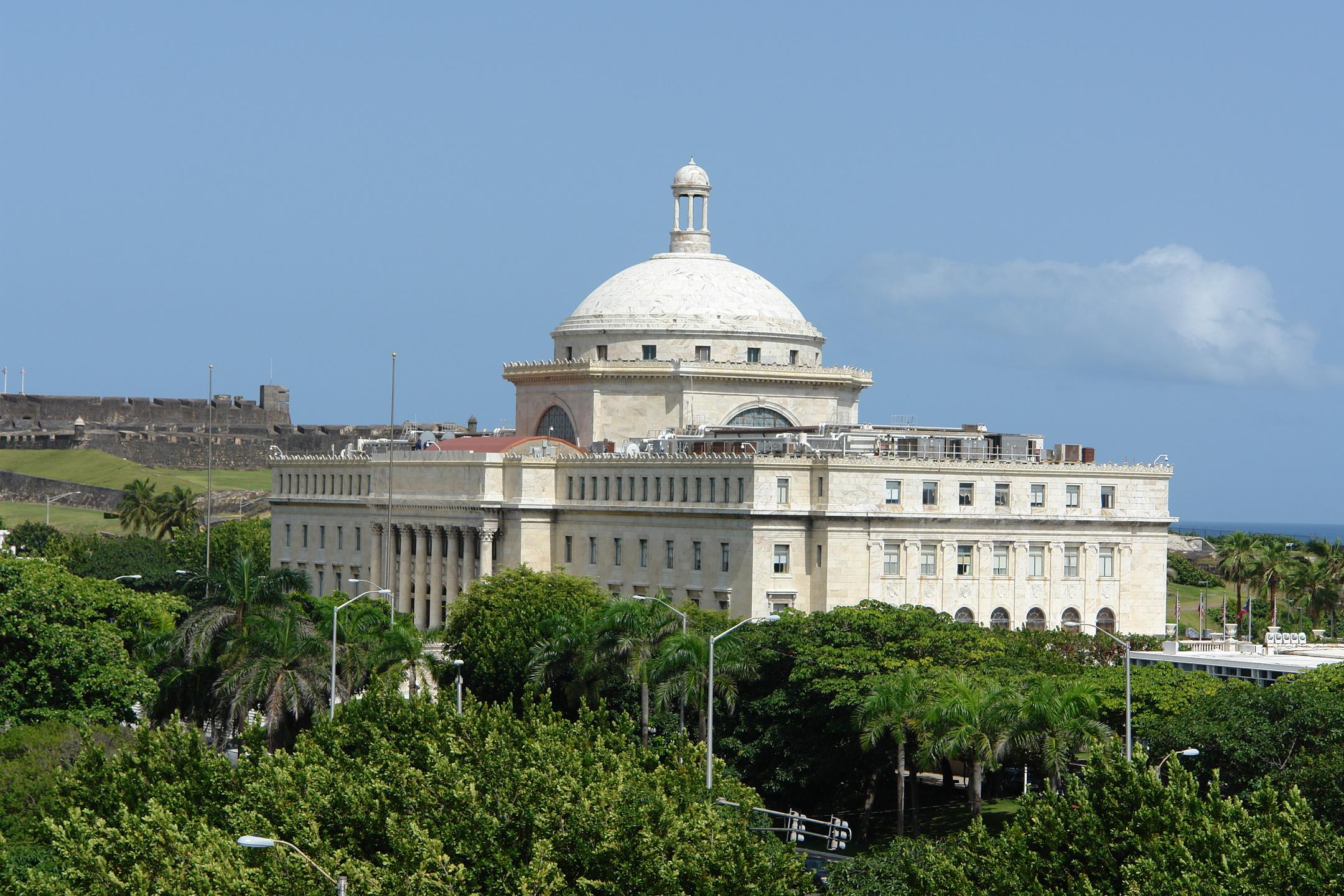 Capitolio de Puerto Rico - San Juan (Puerta de Tierra) - 2011 00126
